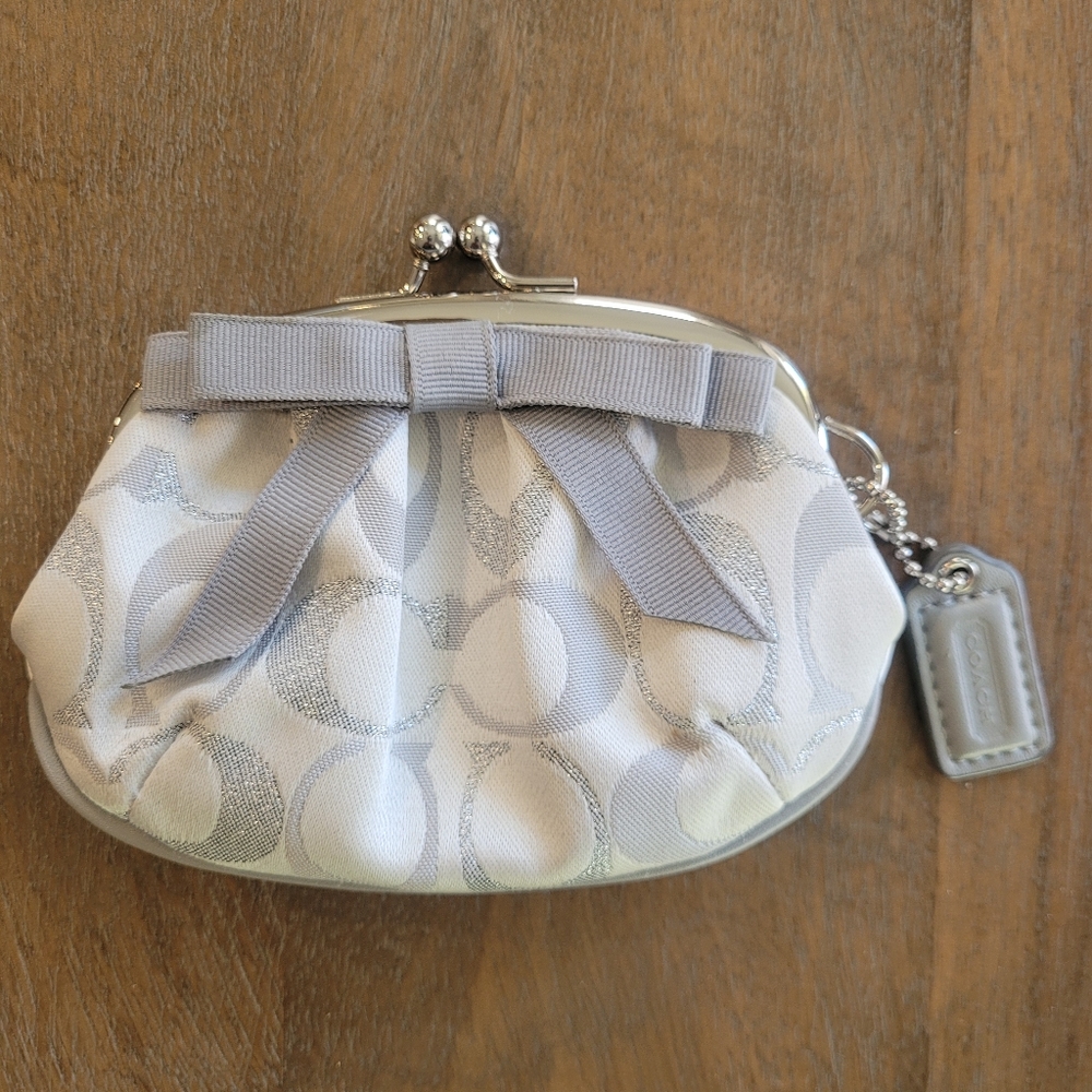 COACH Kiss-Lock Coin purse  NWOT